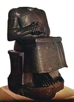 Статуя правителя Лагаша Гудеа. Ок. 2100 г. до Р. Х. (Лувр, Париж)