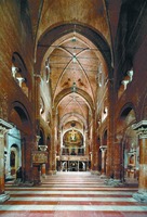 Интерьер собора в Модене