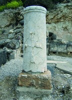 Колонна с изображением креста в часовне мон-ря Курси