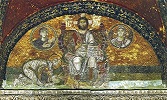 Имп. Лев VI перед Иисусом Христом. Мозаика в люнете под главным входом Св. Софии в Константинополе. Кон. IX — нач. Х в.