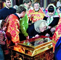 Поклонение мощам свт. Николая Чудотворца в храме Христа Спасителя в Москве. Фотография. 11 мая 2017 г.