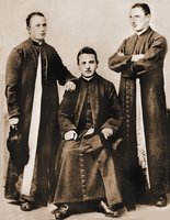 А. Дж. Ронкалли, впосл. папа Римский Иоанн XXIII (в центре) Фотография. 1901 г.