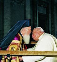 Иоанн Павел II, папа Римский, и Патриарх К-польский Варфоломей. Фотография. 2004 г.