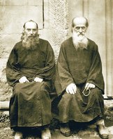 Преподобные Иоанн (Майсурадзе) и Иоанн (Мхеидзе). Фотография. 40-е гг. XX в.