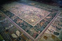 Мозаичный пол из ц. св. Стефана в Умм-эр-Расасе. 757 г.