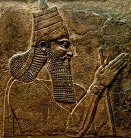 Царь Тиглатпаласар. Рельеф стелы из дворца в Нимруде. Ок. 728 г. до Р. Х. (Британский музей, Лондон)