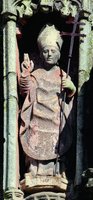 Св. Фруктуоз Бракарский. Скульптура на фасаде собора в Браге (Португалия). XII в.