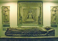 Надгробие папы Римского Каллиста III. 1485 г. Скульптор П. ди Антонио да Бинаско (Ватиканские гроты)