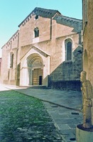 Фасад собора в Берчето. XII в.