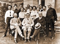 Н. М. Данилин, А. Д. Кастальский и П. Г. Чесноков со студентами. Фотография. 1926 г.