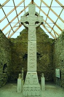 Крест в Муне (графство Килдэр). Х в.