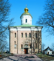 Церковь во имя арх. Михаила. Зап. фасад. Фотография. 2013 г.