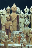 Статуи из святилища Айия-Ирини (Кипрский археологический музей, Никосия)