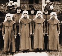 Члены жен. конгрегации Пресв. Девы Марии в пров. Гуанси. Фотография. 1942 г.