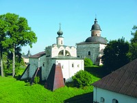 Церковь прп. Сергия Радонежского (1560–1594) и ц. Усекновения главы св. Иоанна Предтечи (1531–1534)