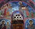 Пресв. Богородица и ктитор магистр Никифор Исхирий с моделью храма в руках перед Спасителем. Роспись ц. Панагии Асину в Никосии. 3-я четв. XIV в.