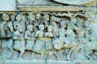 Триумфальный въезд Константина Великого в Рим. Рельеф Арки Константина, Рим. 312–315 гг.