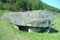 Дольмен (у. Кочхан, пров. Кёнсан-Намдо, Республика Корея). Эпоха бронзы