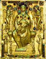 Пресв. Богородица на престоле. Фрагмент триптиха. Золото. XVI в. (Кут. 3866)