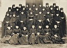 Сестры мон-ря. Фотография. Нач. XX в.