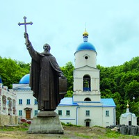 Памятник прп. Макарию Желтоводскому и Унженскому