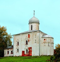 Богородице-Рождественская церковь. 1379 г., перестроена в 1696 г. Фотография. 2014 г.