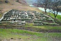 Фундамент бань в Ст. Орхее. XIV в.