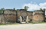 Ворота «Лефка» в вост. стене крепости Никея. Фотография. 2016 г.