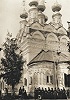 Монахини у стен Троицкого собора. Фотография. 1900-е гг.