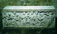 Гробница архиеп. Никколо де Тудески в крипте кафедрального собора в Палермо