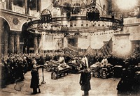 Отпевание жертв Февральской революции в Никольском Морском соборе. Фотография. 1917 г.