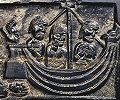 Спасение корабля от потопления. Рельеф купели. XII в. (Уинчестерский собор, Великобритания)