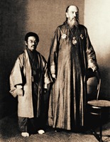 Свт. Николай (Касаткин) с помощником по переводам Павлом (Накаи Цугумаро). Фотография. Ок. 1904 г.