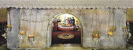 Гробница свт. Николая Чудотворца в крипте базилики в Бари