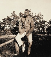 Имп. Николай II на отдыхе в Ливадии. Фотография А. А. Вырубовой(?). 1914 г.