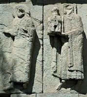 Св. Иоанн Предтеча и Баграт с моделью храма. Фрагмент рельефной композиции Деисус. X в.