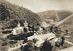 Вид на Сахарнянский монастырь. Фотография. Нач. XX в.