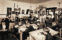 Урок рисования в С.-Петербургской Духовной семинарии. Фотография. 10-е гг. XX в.