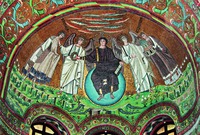 Христос Еммануил с предстоящими мч. Виталием и еп. Еклезием. Мозаика в конхе алтарной апсиды. Нач. 40-х гг. VI в. Фото: И. А. Орецкая