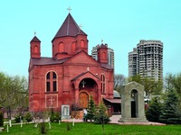 Церковь Сурб-Хач в Самаре. 1999–2003 гг. Архит. В. Г. Каркарьян. Фотография. 10-е гг. XXI в.