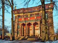 дацан Гунзэчойнэй. 1909–1915 гг. Архит. Г. В. Барановский, Н. М. Березовский. Фотография. 2016 г. Фото: Vadim Tolbatov / Wikimedia Commons