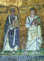 Сщмч. Венанций и ап. Иоанн Богослов. Мозаика в конхе апсиды. 640–642 гг. Фото: И. А. Орецкая