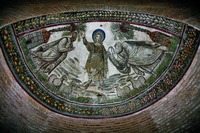 «Передача закона» (Traditio legis). Мозаика в конхе юго-вост. апсиды. 3-я четв. IV в. (?) Фото: И. А. Орецкая