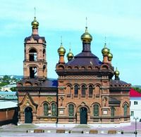 Единоверческая ц. в честь Покрова Пресв. Богородицы (ныне Крестовоздвиженская) в Хвалынске. 1906–1914 гг. Архит. Ю. Н. Терликов. Фотография. 2018 г.
