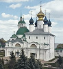 Церковь во имя свт. Иакова Ростовского (1824–1836) и Зачатиевский собор (1686). Фотография. 2017 г. Фото: Л. М. Сухова
