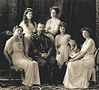 Император Николай II c семьей. Фотография. 1913 г.