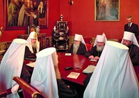 Заседание Священного Синода РПЦ под председательством патриарха Московского и всея Руси Алексия II. Фотография. 2003 г. Фото: patriarchia.ru