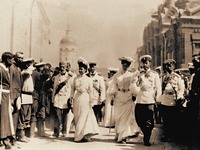 Имп. мч. Николай II Александрович с семьей и свитой на торжествах прославления прп. Серафима в Сарове. Фотография. 1903 г.