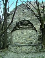 Церковь во имя вмч. Георгия в с. Дзивгис Алагирского р-на. XIV–XV (?) вв. Фотография. 2008 г. Фото: Д. В. Белецкий