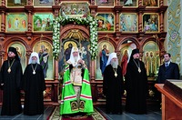 Патриарх Московский и всея Руси Кирилл в Свято-Троицком мон-ре. Фотография. 2016 г.